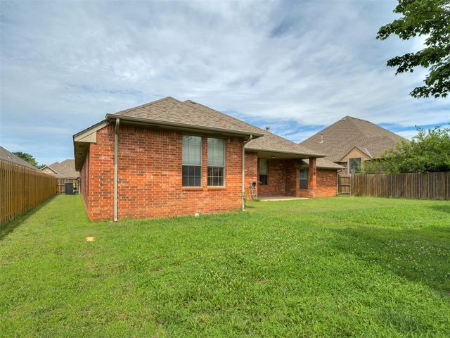 417 Summit Bend, Norman, OK 73071