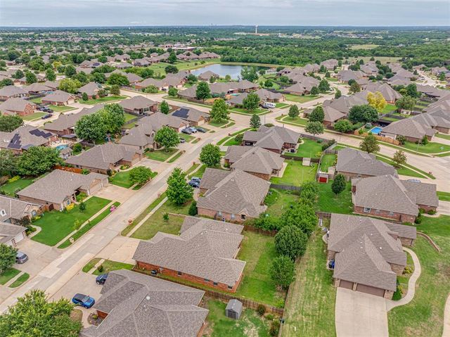 417 Summit Bend, Norman, OK 73071