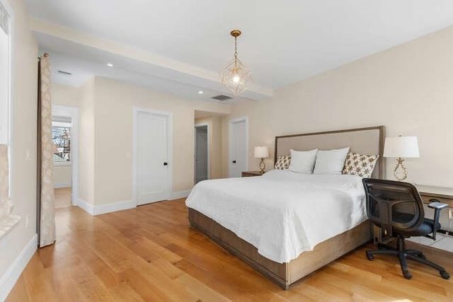 75 Greenough St 2, Brookline, MA 02445