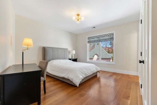 75 Greenough St 2, Brookline, MA 02445