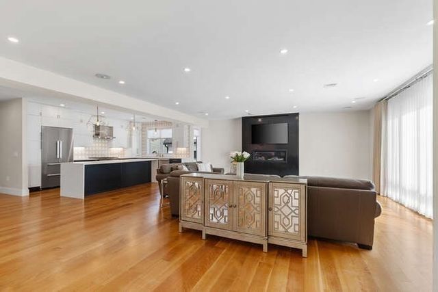 75 Greenough St 2, Brookline, MA 02445