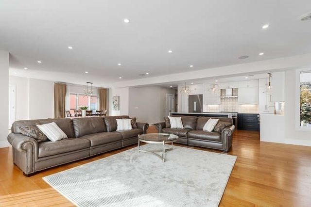 75 Greenough St 2, Brookline, MA 02445