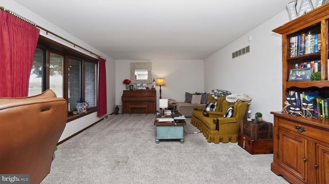 740 LINCOLN GARDENS RD, Ephrata, PA 17522
