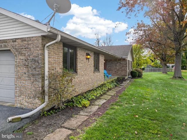740 LINCOLN GARDENS RD, Ephrata, PA 17522
