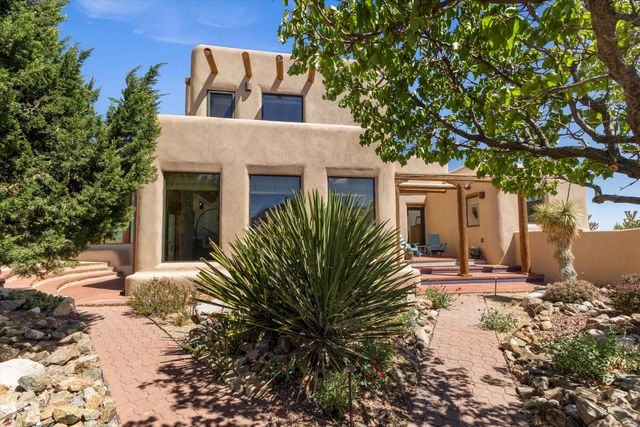 85 Overlook Drive, Placitas, NM 87043