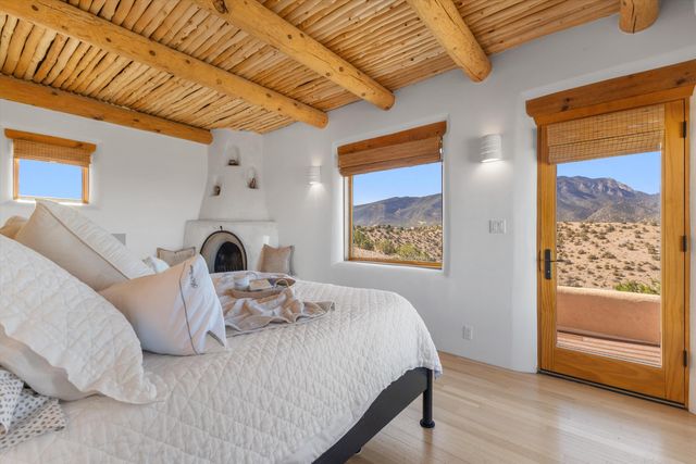 85 Overlook Drive, Placitas, NM 87043