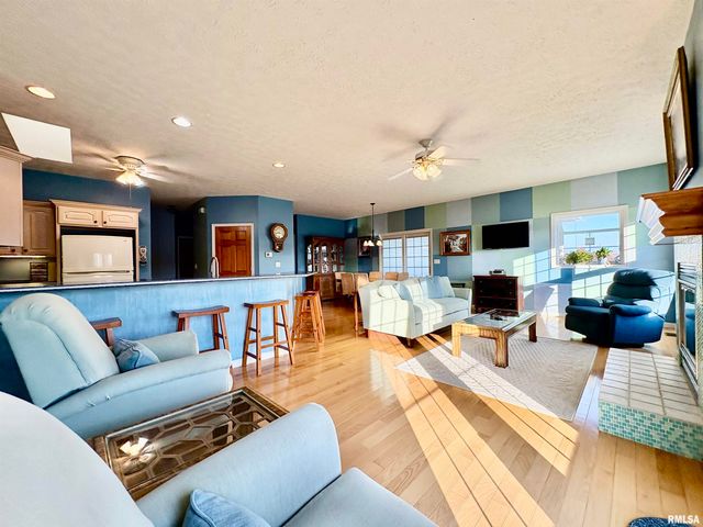 109 ADELE Court, Jacksonville, IL 62650