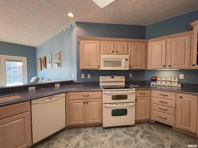 109 ADELE Court, Jacksonville, IL 62650