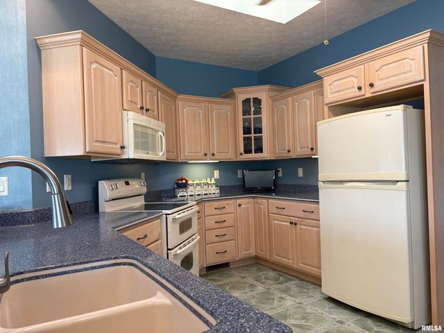 109 ADELE Court, Jacksonville, IL 62650