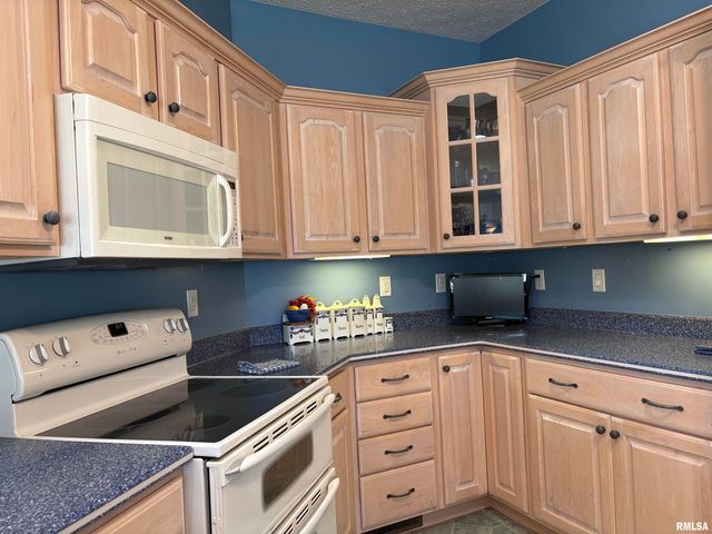 109 ADELE Court, Jacksonville, IL 62650