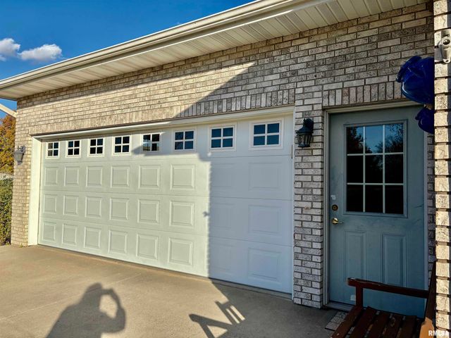 109 ADELE Court, Jacksonville, IL 62650