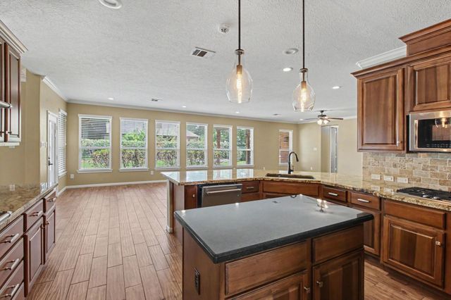 52 La Jolla Circle, Montgomery, TX 77356