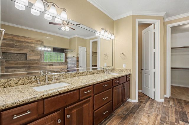 52 La Jolla Circle, Montgomery, TX 77356