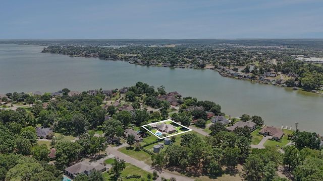 52 La Jolla Circle, Montgomery, TX 77356