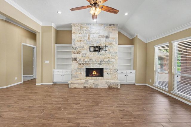 52 La Jolla Circle, Montgomery, TX 77356