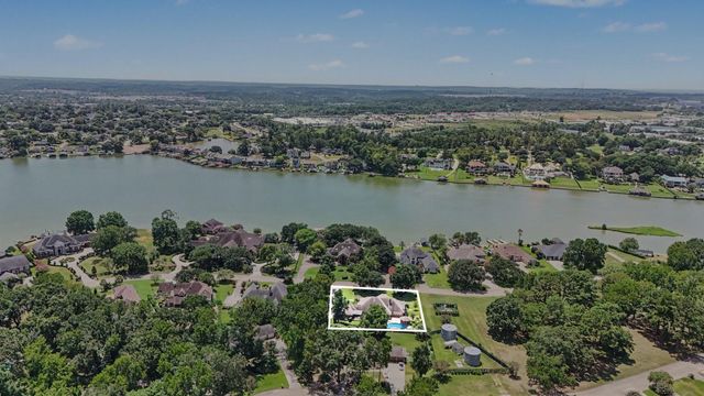 52 La Jolla Circle, Montgomery, TX 77356