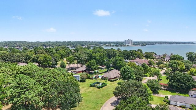 52 La Jolla Circle, Montgomery, TX 77356