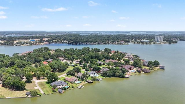 52 La Jolla Circle, Montgomery, TX 77356