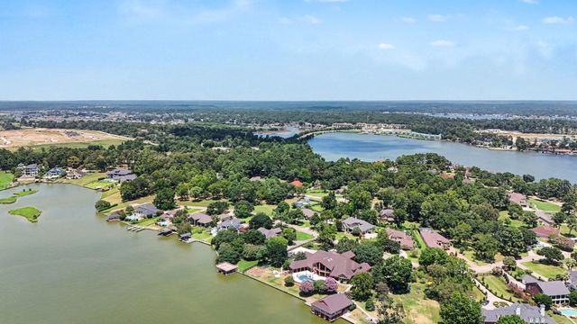 52 La Jolla Circle, Montgomery, TX 77356
