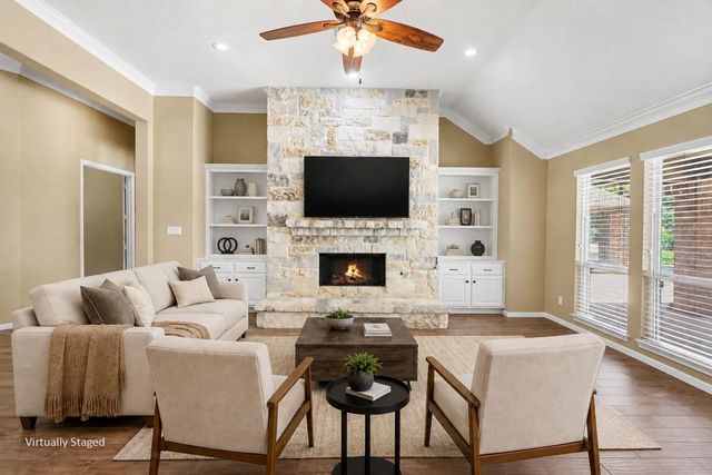 52 La Jolla Circle, Montgomery, TX 77356