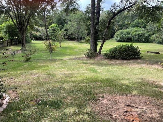 2516 Brookfield Drive W, Mobile, AL 36693