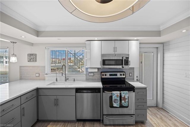 1100 8th AVE S 226G, Naples, FL 34102