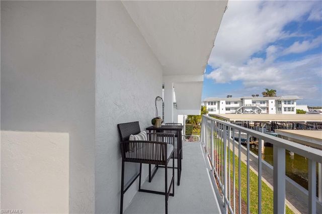1100 8th AVE S 226G, Naples, FL 34102