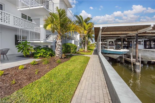 1100 8th AVE S 226G, Naples, FL 34102