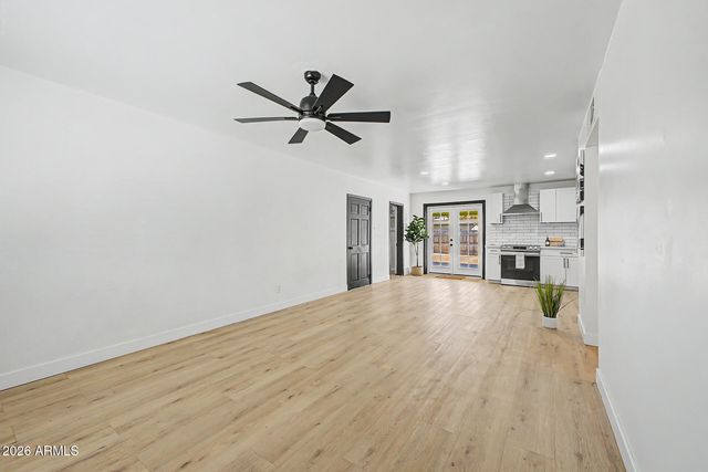 6727 W PIERSON Street, Phoenix, AZ 85033