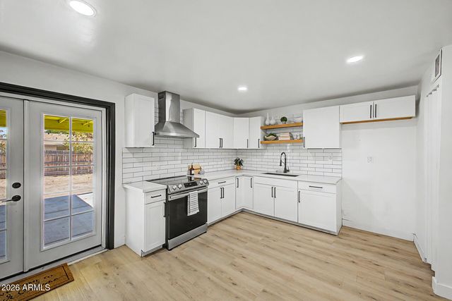 6727 W PIERSON Street, Phoenix, AZ 85033