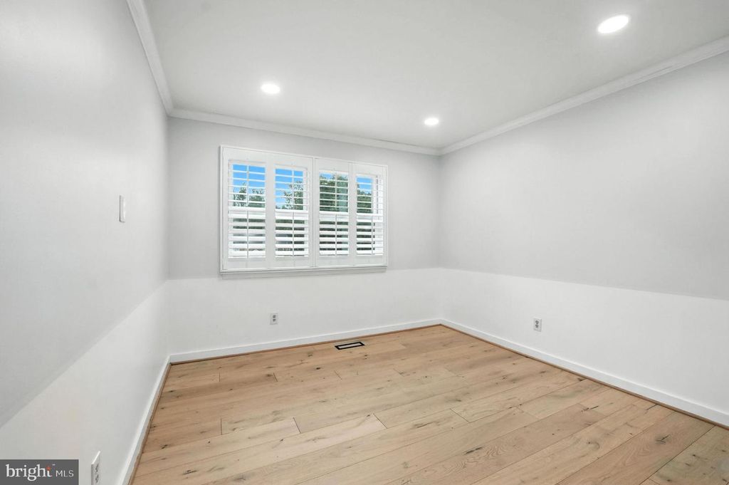 7000 SOUTHRIDGE DR, Mclean, VA 22101