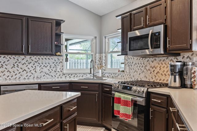 1914 Glen Meadows Circle, Melbourne, FL 32935