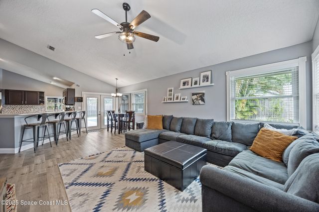 1914 Glen Meadows Circle, Melbourne, FL 32935