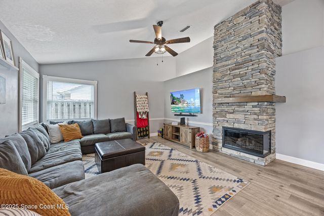 1914 Glen Meadows Circle, Melbourne, FL 32935