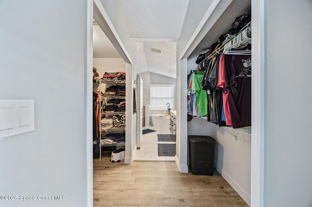 1914 Glen Meadows Circle, Melbourne, FL 32935