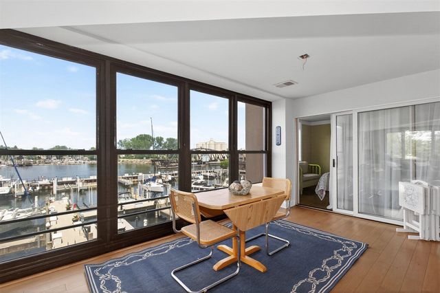 250 Water Street C, Saint Joseph, MI 49085
