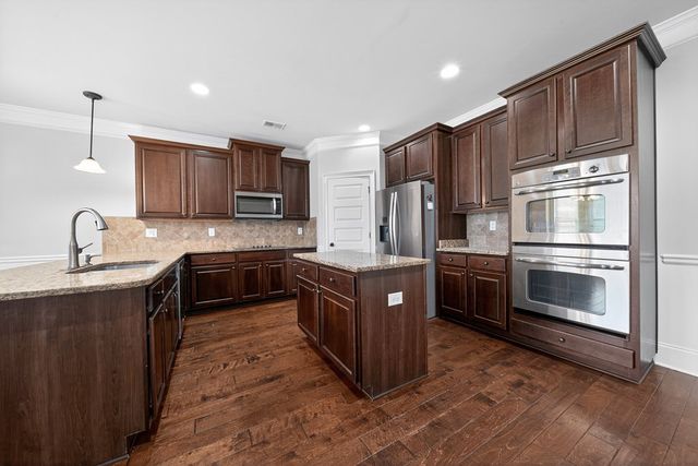 29 Sword Street, Fort Mitchell, AL 36856