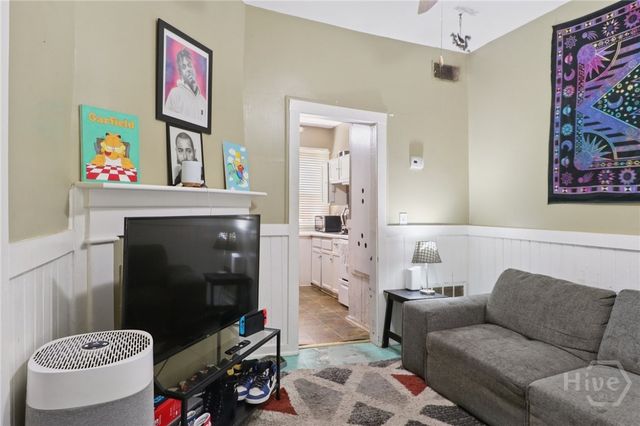 545 E Macon Street, Savannah, GA 31401