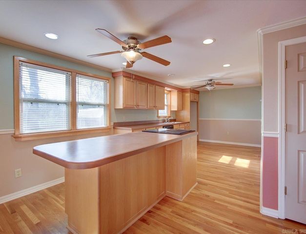 117 Waverly Street, Hot Springs, AR 71913