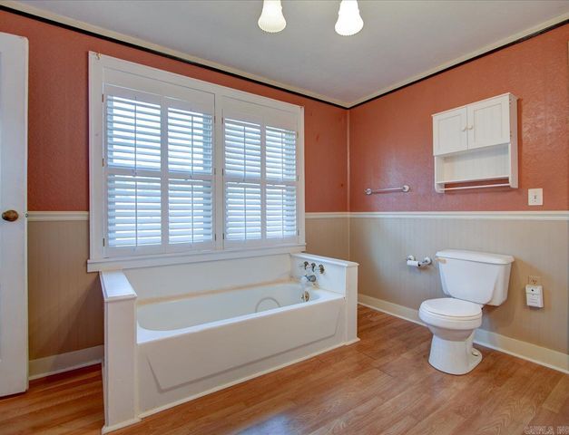 117 Waverly Street, Hot Springs, AR 71913