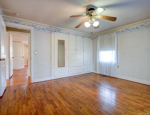 117 Waverly Street, Hot Springs, AR 71913