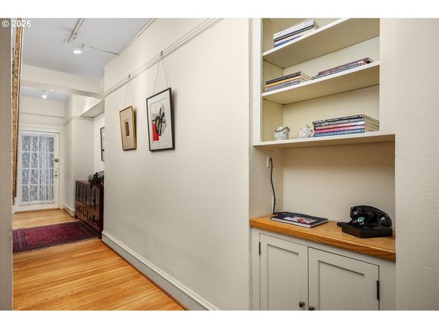 1209 Sw 6TH Ave, Portland, OR 97204
