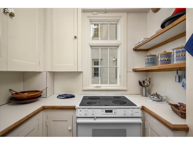 1209 Sw 6TH Ave, Portland, OR 97204