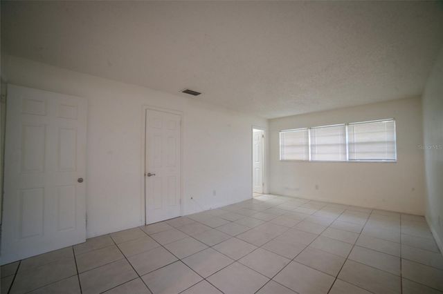 2 FERNWOOD LANE, Palm Coast, FL 32137