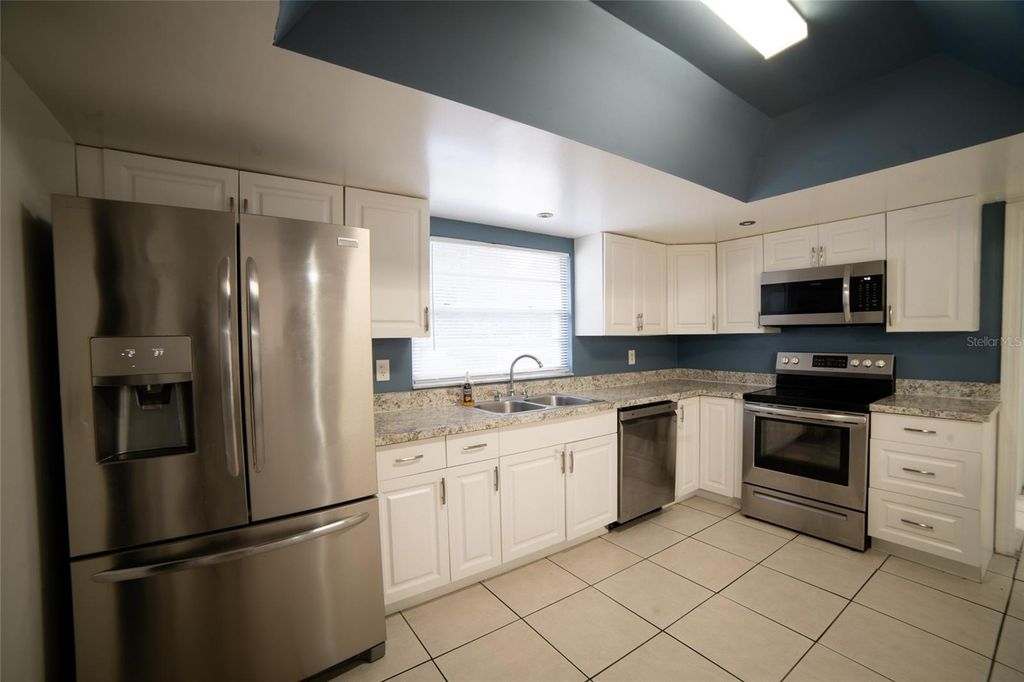 Image 2 of property listing at 2 FERNWOOD LANE, Palm Coast, FL 32137