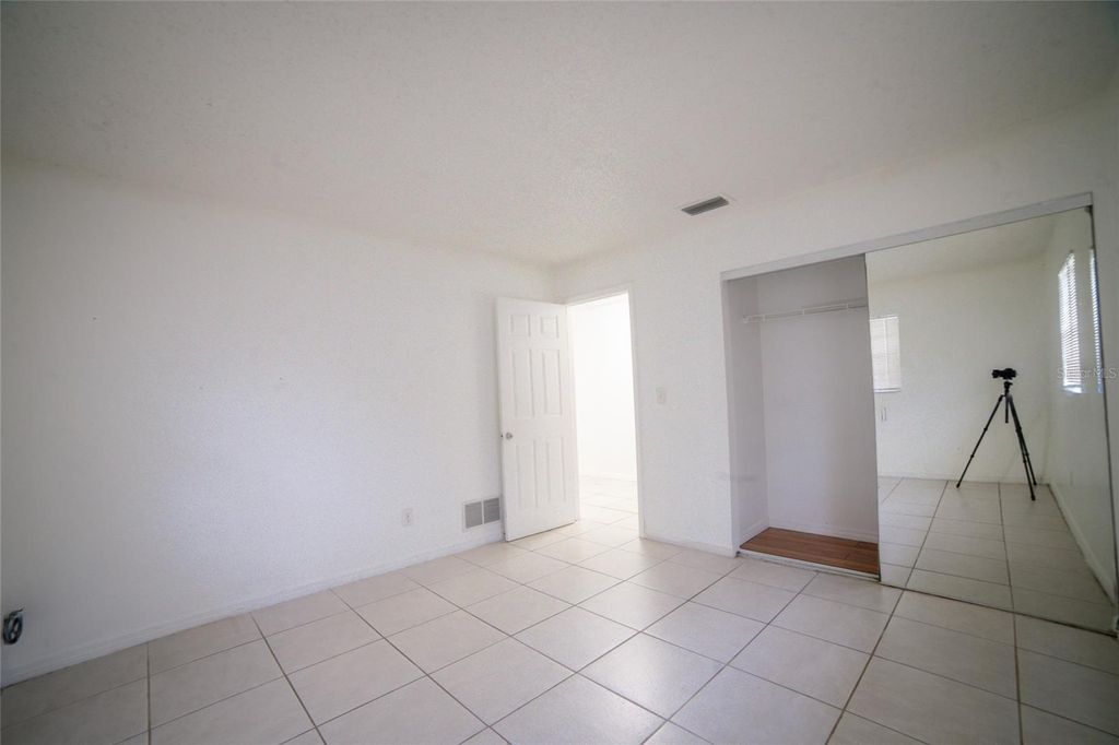 Image 12 of property listing at 2 FERNWOOD LANE, Palm Coast, FL 32137