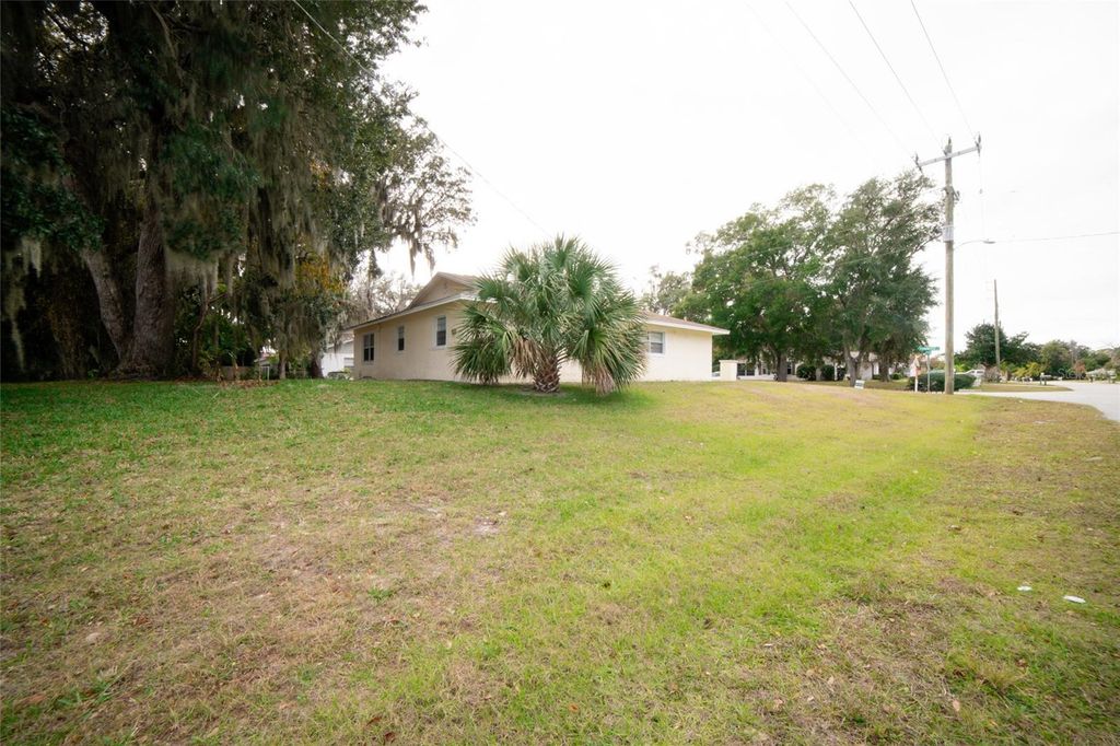 Image 33 of property listing at 2 FERNWOOD LANE, Palm Coast, FL 32137