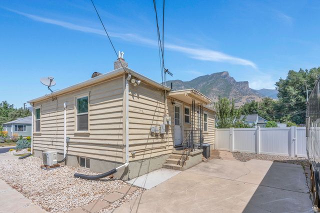 1090 E 460 ST, Provo, UT 84606