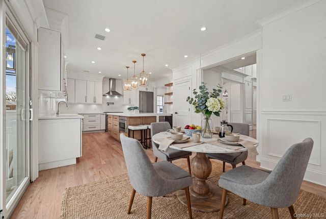 27 Grape Lane, Hicksville, NY 11801