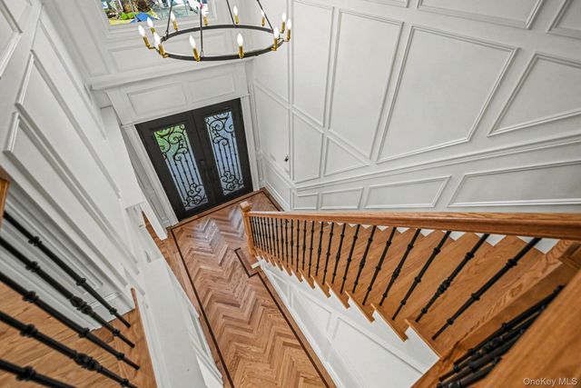 27 Grape Lane, Hicksville, NY 11801